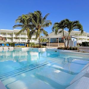 The Signature Level At Grand Palladium Lady Hamilton Resort & Spa